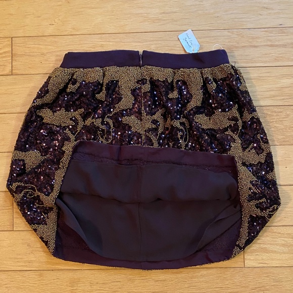 Club Monaco Handcrafted beaded skirt size 0 - Picture 5 of 5